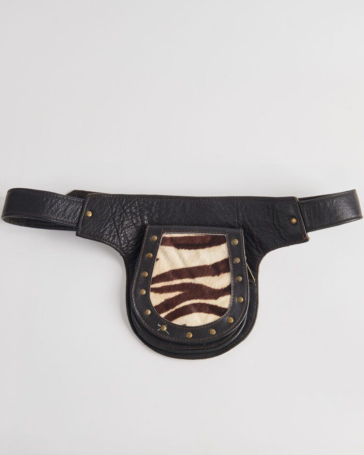 Кожаная поясная сумка с мехом