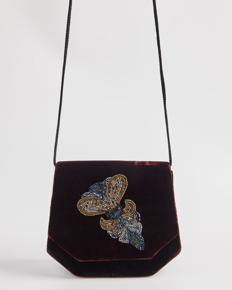 Сумка из бархата с вышивкой