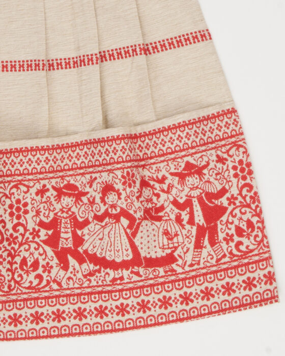 Фартук с орнаментом и вышивкой — фото 3