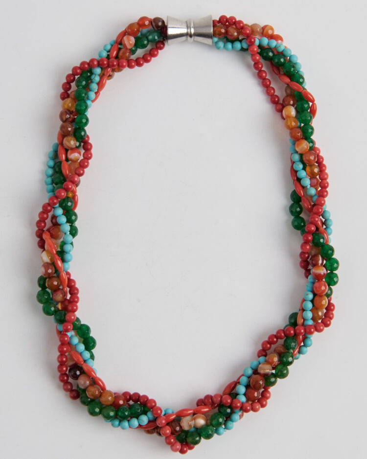 Плетёные бусы