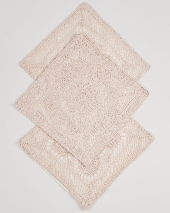 Вязаная наволочка с узором