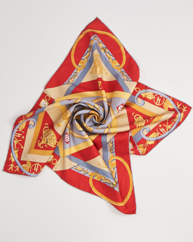 Платок с геометрическим орнаментом