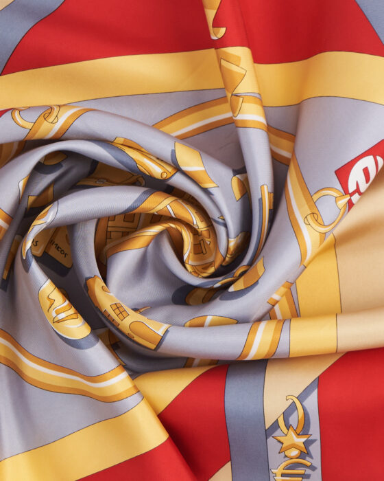 Платок с геометрическим орнаментом — фото 4