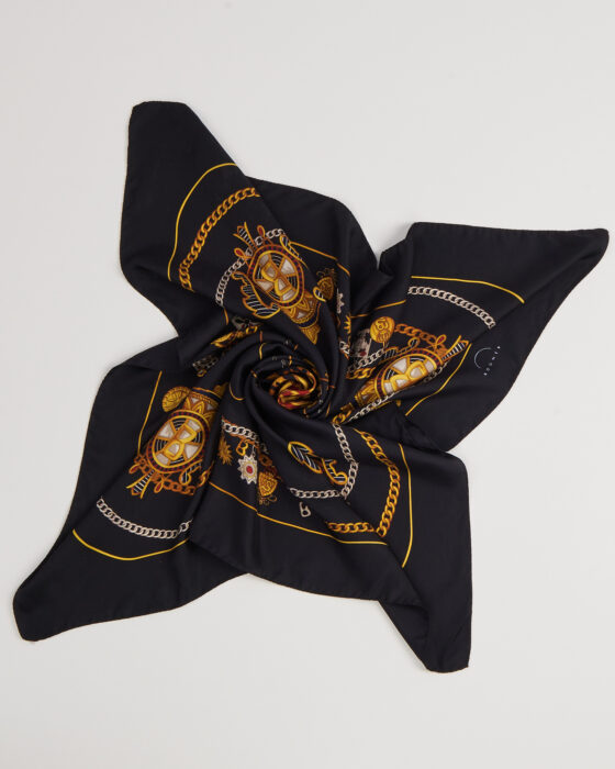 Платок с орнаментом